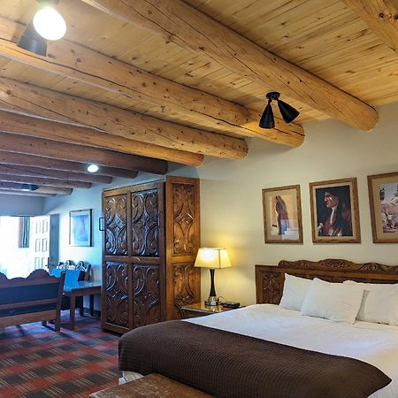 Sagebrush Inn & Suites Таос Экстерьер фото