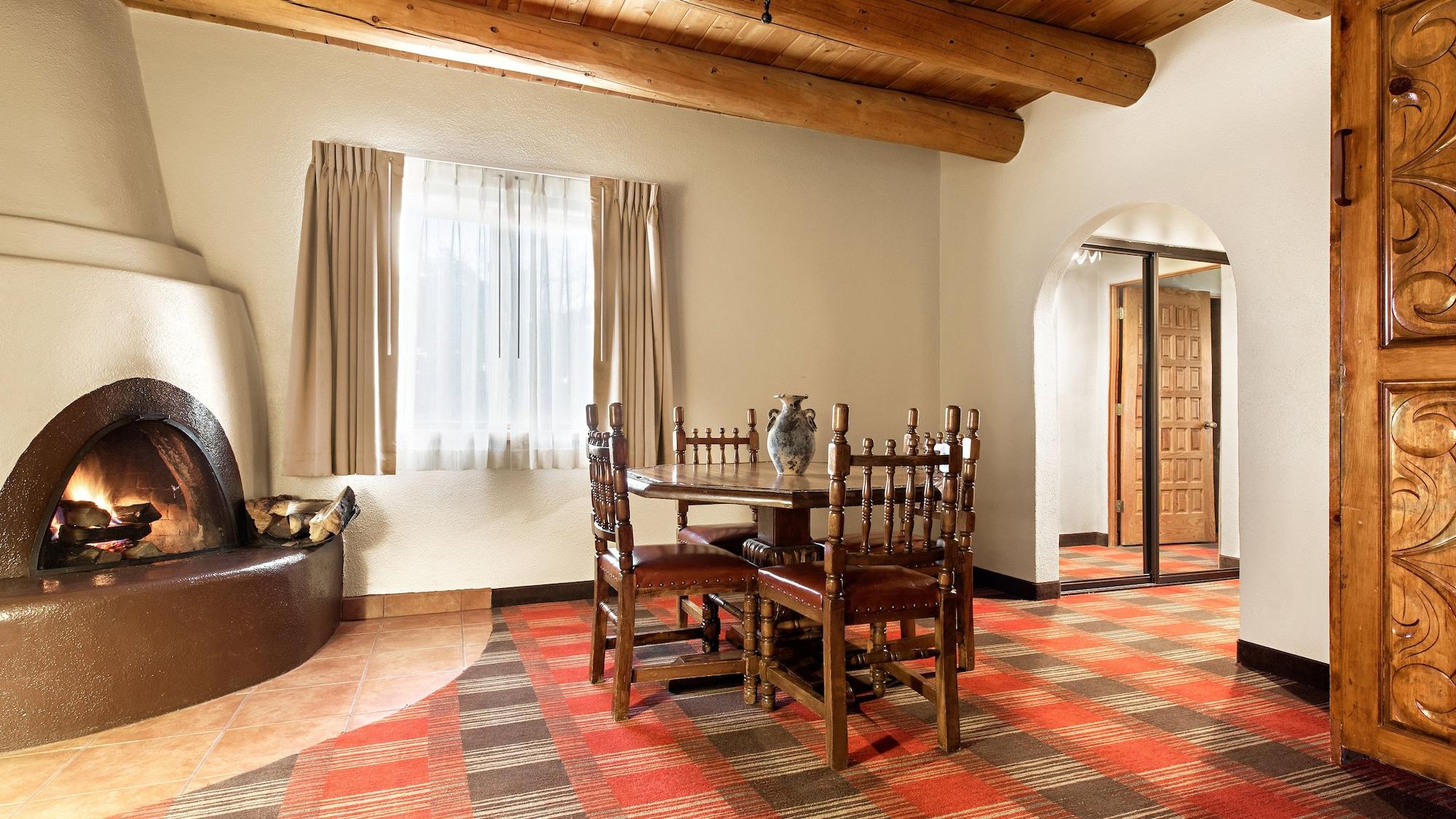 Sagebrush Inn & Suites Таос Экстерьер фото